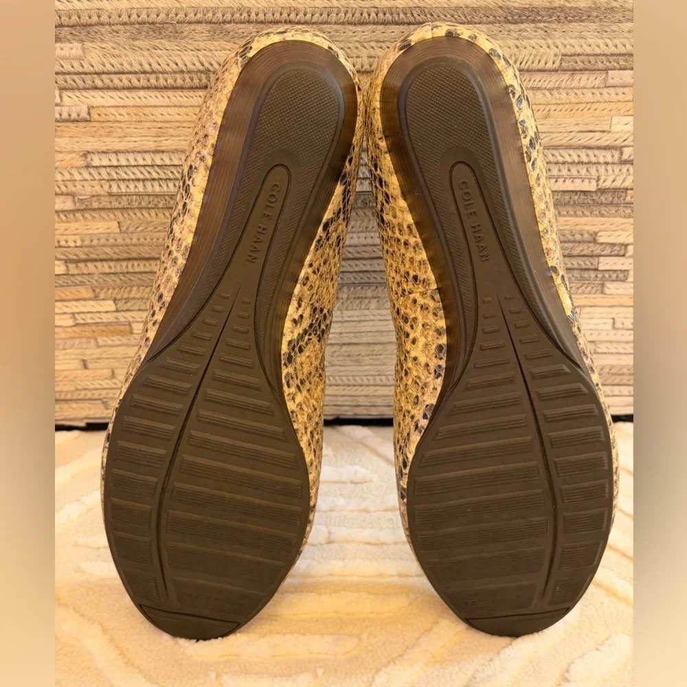 Cole Haan Tali Soft Bow Wedge Pump Snake Print Black Bow Classic Comfort Heel - Picture 15 of 16